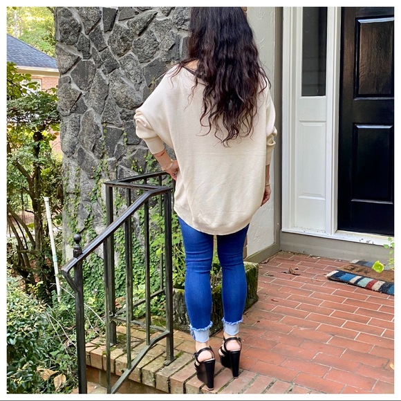 #03 Scooped neck loose fit soft gorgeous sweater - Picture 7 of 8